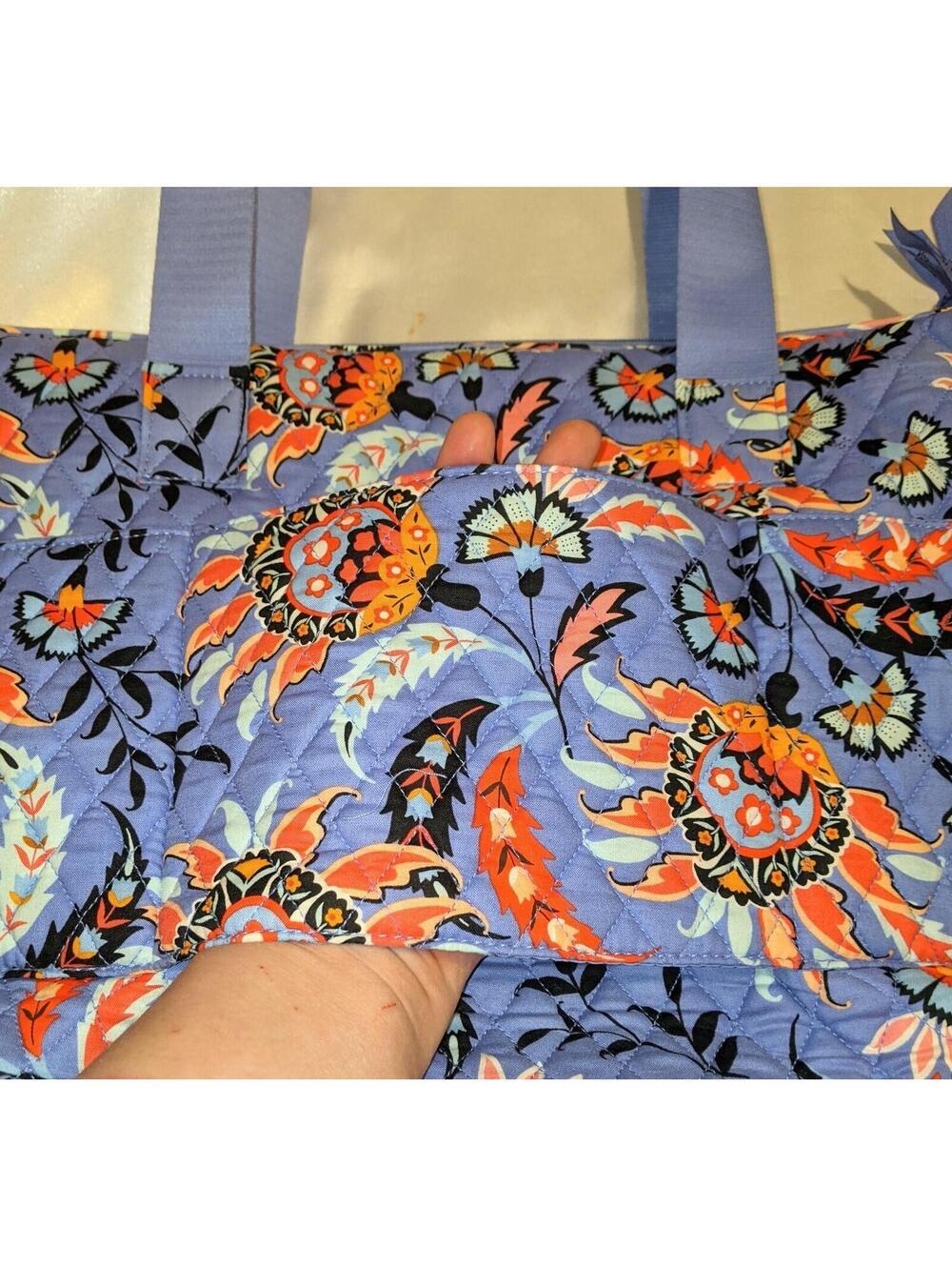 Vera Bradley Dual Compartment Travel Bag Tote in Mural Garden Floral Paisley EUC - Picture 4 of 13